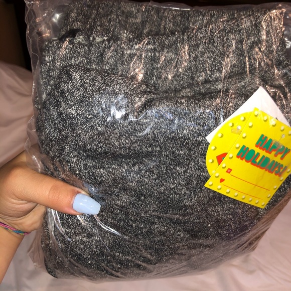 TWO SWEATPANTS FROM THE HOLIDAY COLLECTION - Picture 2 of 8